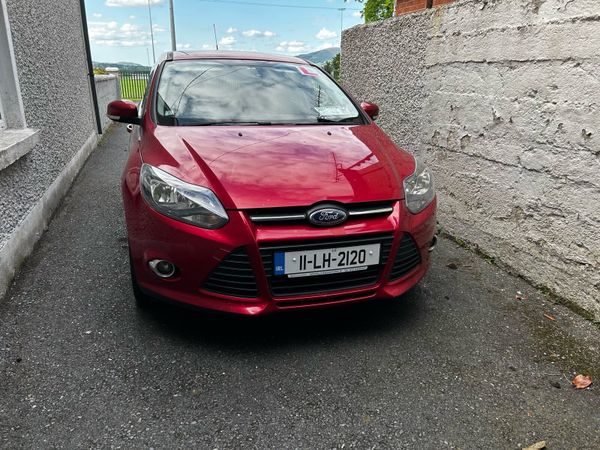 Ford Focus Hatchback, Diesel, 2011, Red
