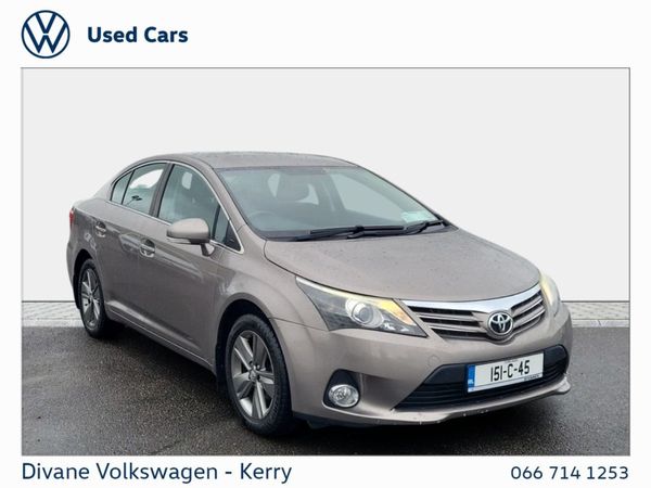Toyota Avensis Saloon, Diesel, 2015, Gold