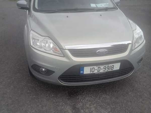 Ford Focus Hatchback, Diesel, 2010, Gold