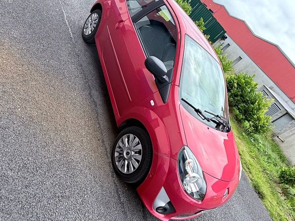 Renault Twingo Hatchback, Petrol, 2010, Red