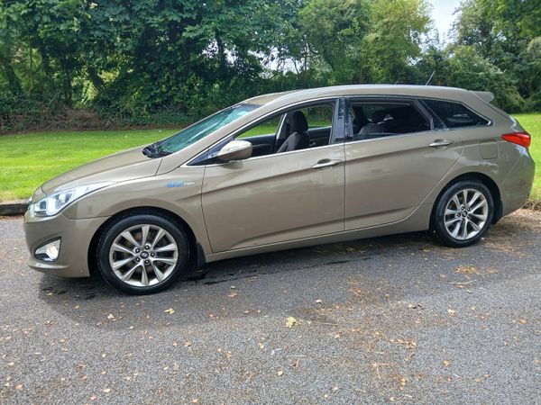 Hyundai i40 Estate/Jeep, Diesel, 2015, Beige
