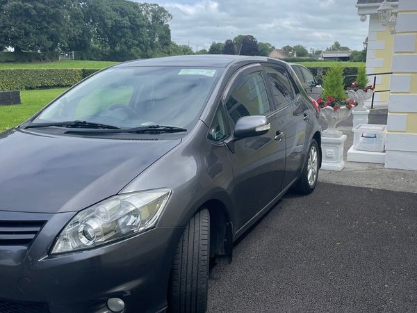 Toyota Auris Hatchback, Diesel, 2012, Grey