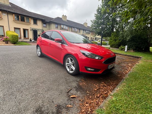Ford Focus Hatchback, Diesel, 2015, Red