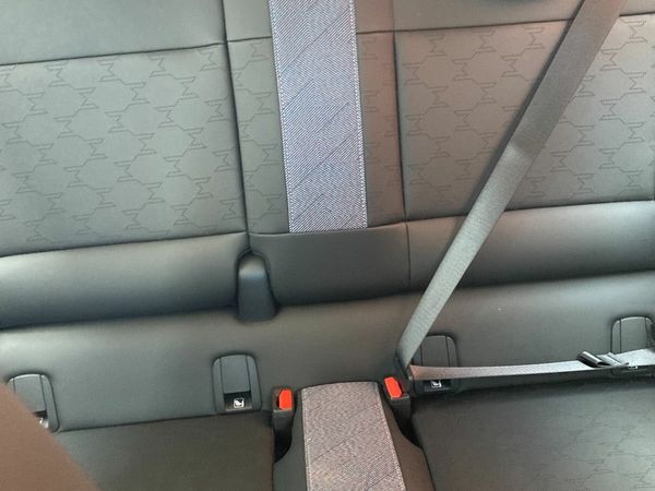 Mini Cooper Hatchback, Electric, 2025, Black