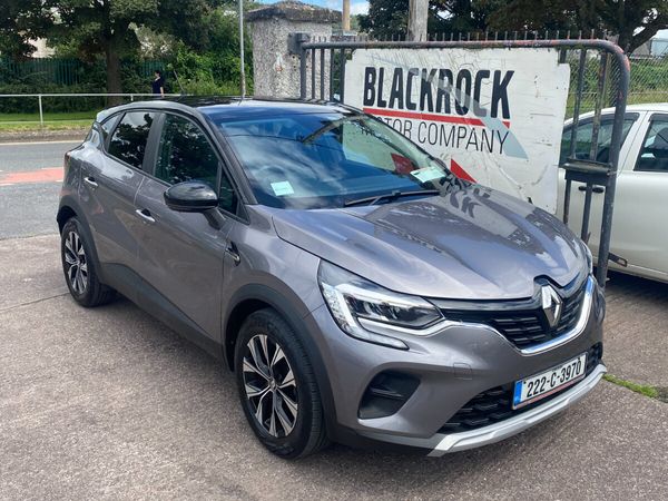Renault Captur Hatchback, Petrol, 2022, Grey