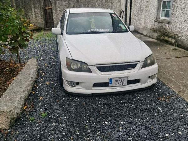 Toyota Altezza Saloon, Petrol, 1998, White