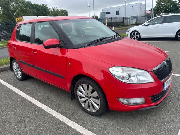 Skoda Fabia Hatchback, Diesel, 2010, Red