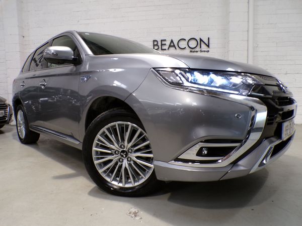 Mitsubishi Outlander SUV, Petrol Plug-in Hybrid, 2019, Grey