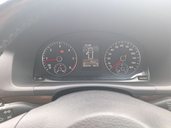 Volkswagen Touran MPV, Diesel, 2012, Grey