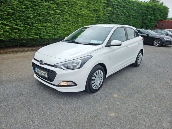 Hyundai i20 Hatchback, Petrol, 2016, White