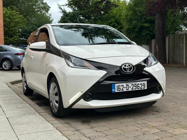 Toyota Aygo Hatchback, Petrol, 2016, White