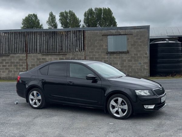 Skoda Octavia Saloon, Diesel, 2014, Black