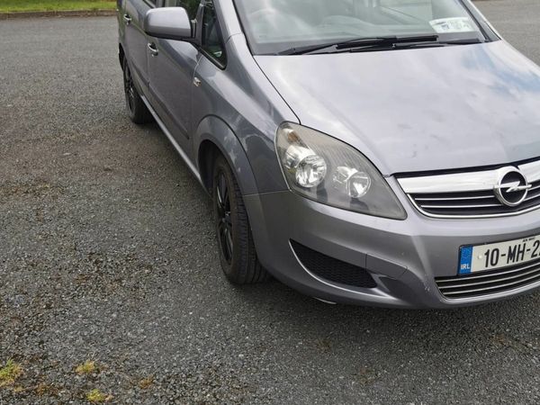Opel Zafira MPV, Petrol, 2010, Silver