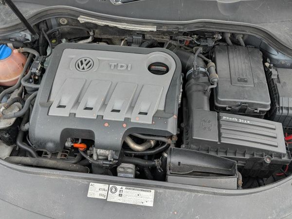 Volkswagen Passat Saloon, Diesel, 2012, Grey