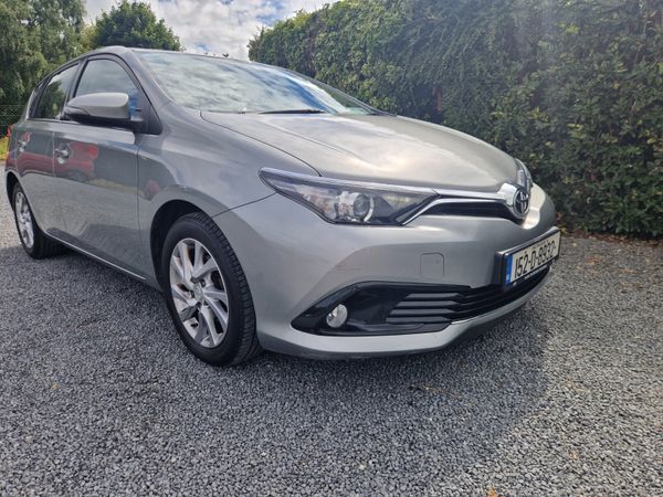 Toyota Auris Hatchback, Petrol, 2015, Grey