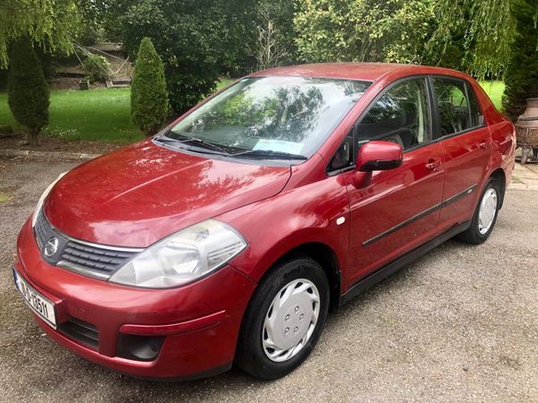 Nissan Tiida Saloon, Diesel, 2010, Red