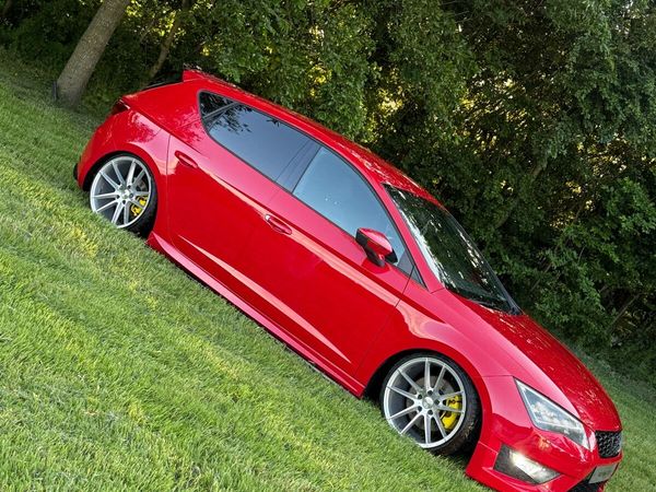 SEAT Leon Hatchback, Diesel, 2014, Red