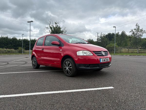 Volkswagen Fox Hatchback, Petrol, 2010, Red
