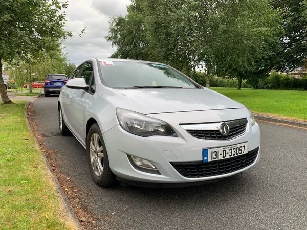 Vauxhall Astra Hatchback, Diesel, 2013, Grey