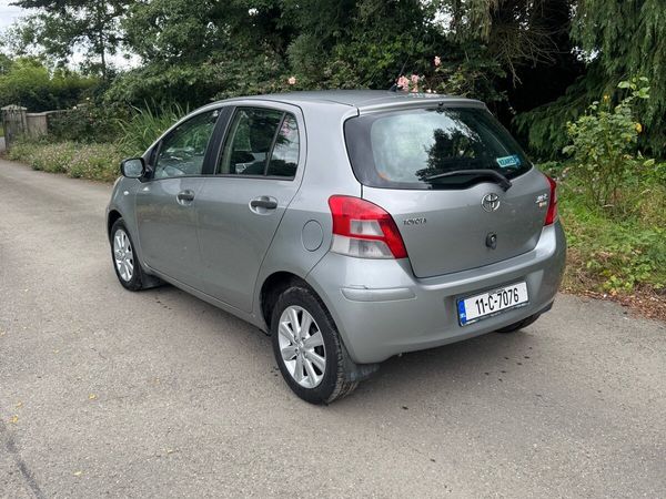 Toyota Yaris Hatchback, Petrol, 2011, Silver