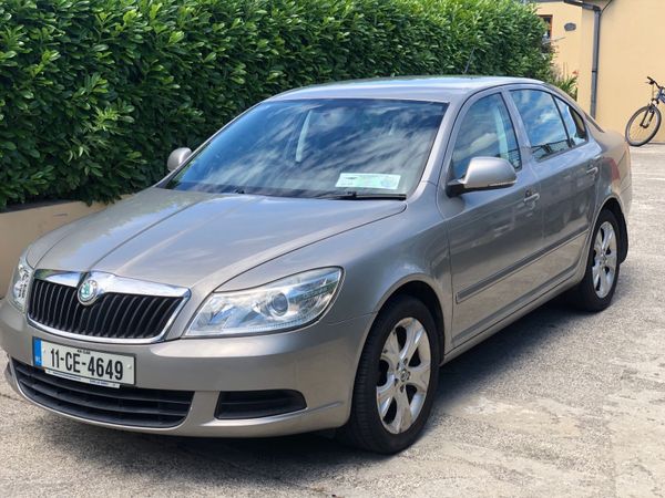 Skoda Octavia Hatchback, Diesel, 2011, Beige