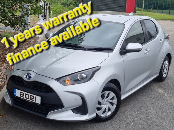 Toyota Yaris Hatchback, Petrol Hybrid, 2021, Silver