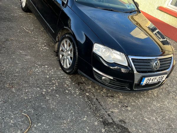 Volkswagen Passat Saloon, Diesel, 2009, Black
