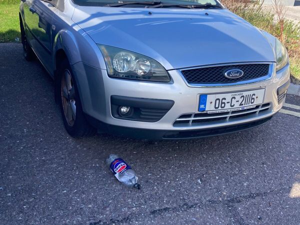 Ford Focus Saloon, Petrol, 2006, Silver