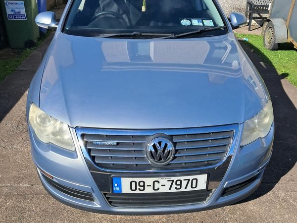Volkswagen Passat Saloon, Diesel, 2009, Grey
