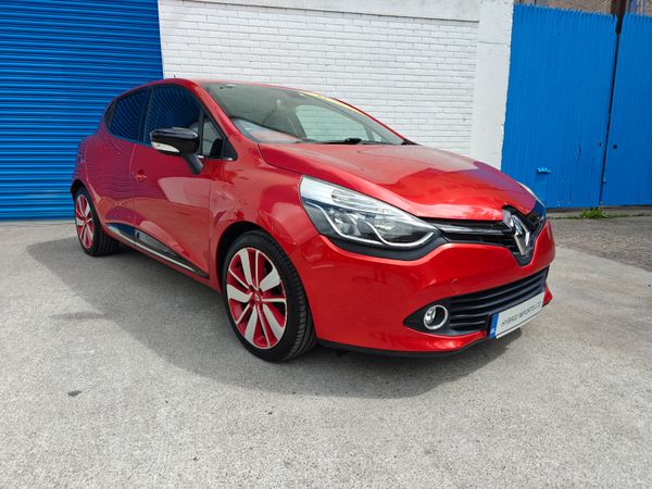 Renault Clio Hatchback, Petrol, 2016, Red