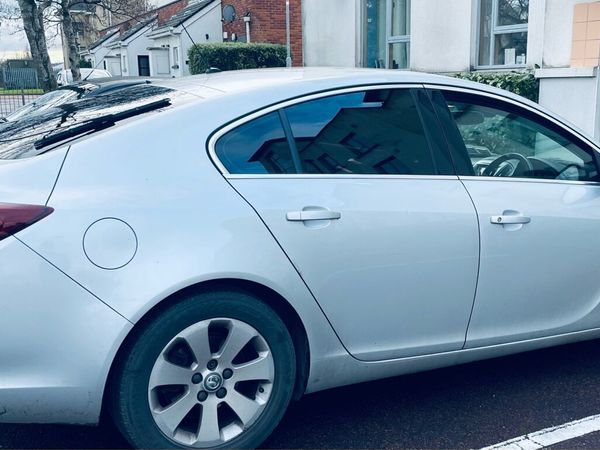 Vauxhall Insignia Hatchback, Diesel, 2016, Silver