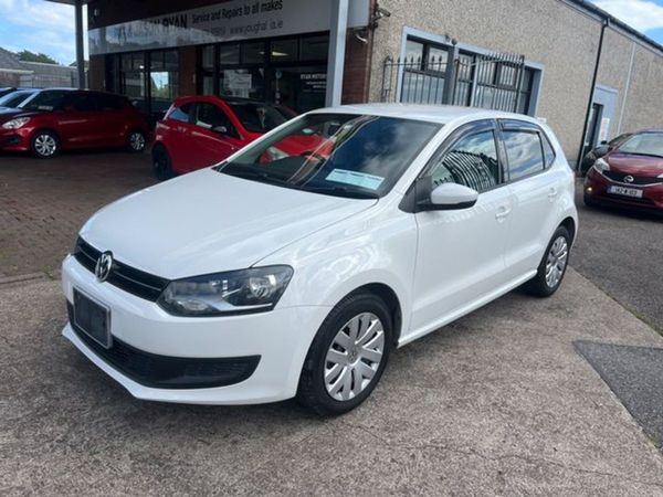 Volkswagen Polo Hatchback, Petrol, 2014, White