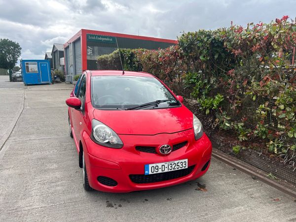Toyota Aygo Hatchback, Petrol, 2009, Red