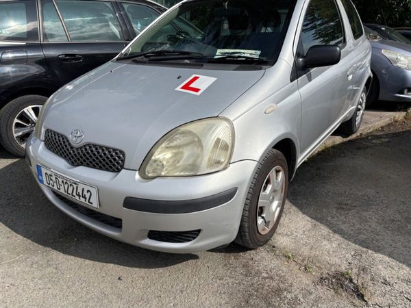 Toyota Yaris Hatchback, Petrol, 2005, Silver