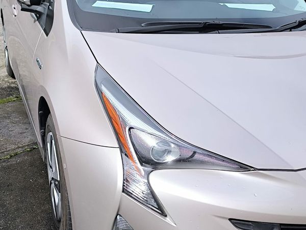 Toyota Prius Hatchback, Petrol Hybrid, 2018, Beige