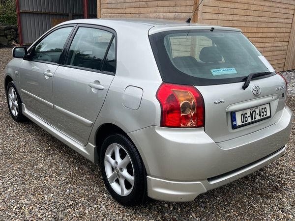 Toyota Corolla Hatchback, Petrol, 2006, Silver