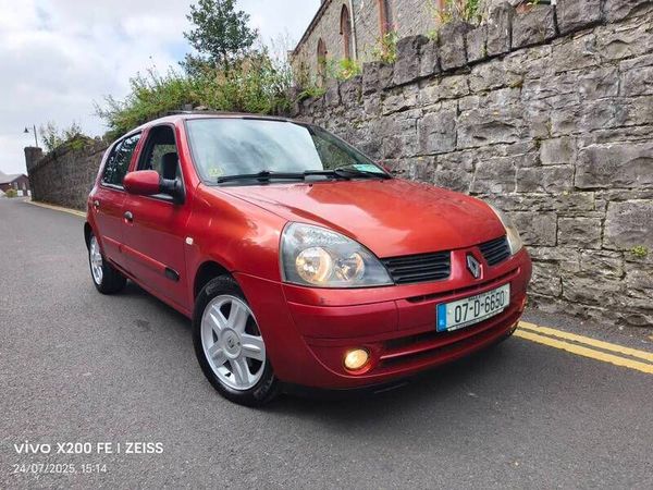 Renault Clio Hatchback, Petrol, 2007, Red