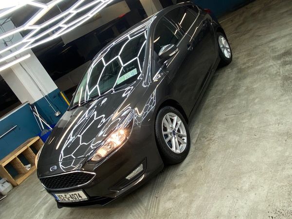 Ford Focus Hatchback, Petrol, 2015, Grey