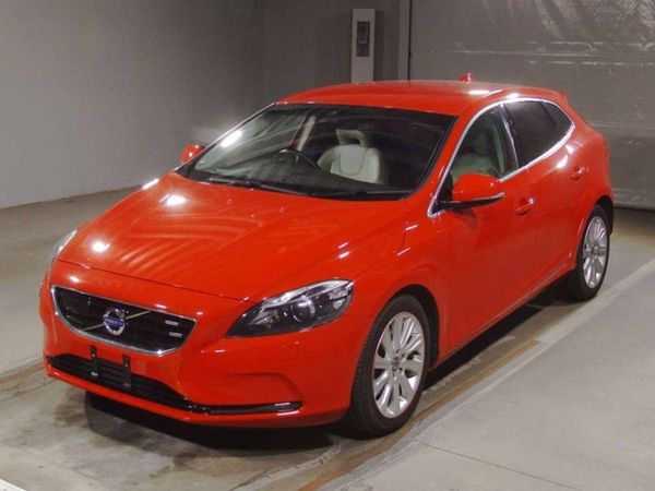 Volvo V40 Hatchback, Petrol, 2013, Red