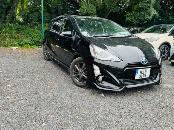 Toyota Aqua Hatchback, Petrol Hybrid, 2015, Black