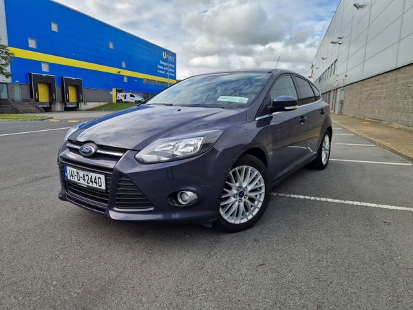 Ford Focus Hatchback, Petrol, 2014, Grey