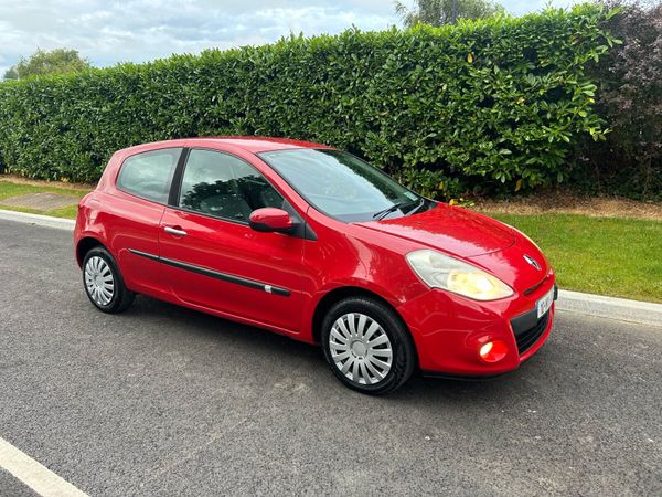 Renault Clio Hatchback, Ethanol Petrol, 2010, Red