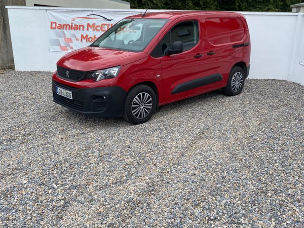 Peugeot Partner MPV, Diesel, 2020, Red