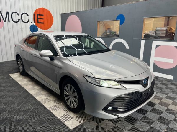 Toyota Camry Saloon, Petrol Hybrid, 2020, Silver