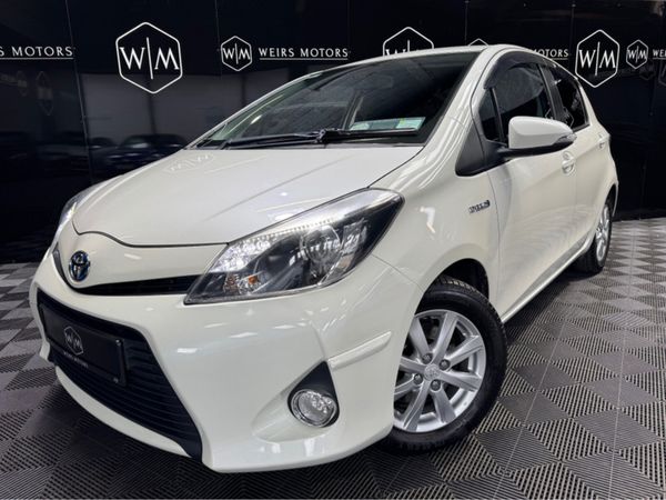 Toyota Yaris Hatchback, Petrol Hybrid, 2014, White
