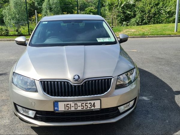 Skoda Octavia Saloon, Petrol, 2015, Beige
