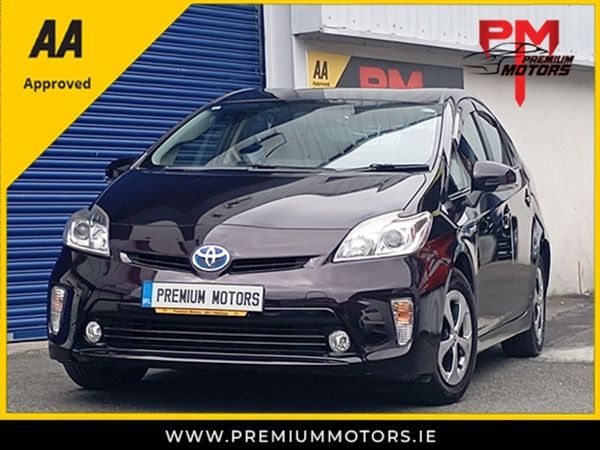 Toyota Prius Saloon, Petrol Hybrid, 2015, Brown