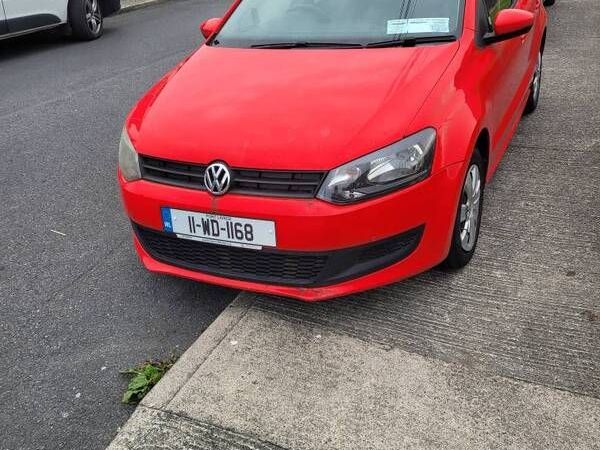 Volkswagen Polo Hatchback, Petrol, 2011, Red