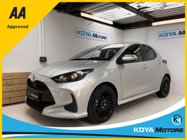 Toyota Yaris Hatchback, Petrol, 2021, Silver