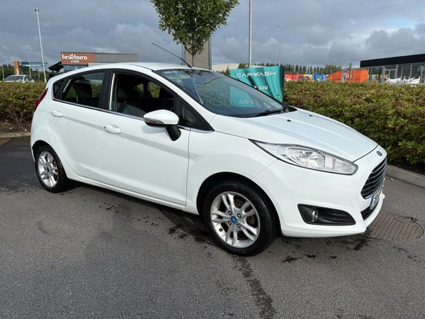 Ford Fiesta Hatchback, Petrol, 2015, White